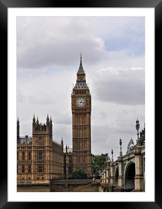  Elizabeth Tower Framed Mounted Print by Simon Hackett