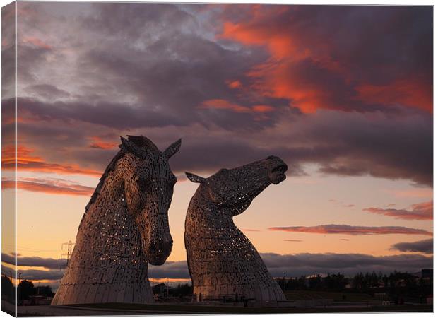 The Kelpies at sunset Canvas Print by Tommy Dickson