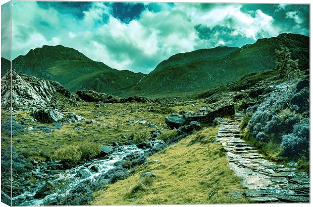  The Heart Of Snowdonia Canvas Print by Sean Wareing