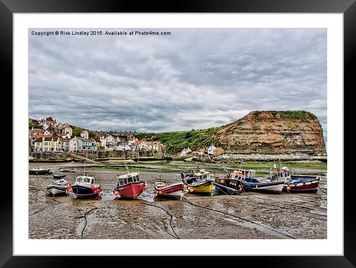  Low Tide Staithes Framed Mounted Print by Rick Lindley
