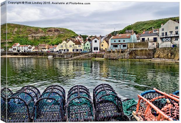  Staithes Harbour Canvas Print by Rick Lindley