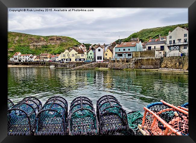  Staithes Harbour Framed Print by Rick Lindley