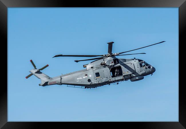 Merlin helicopter Framed Print by Sam Smith