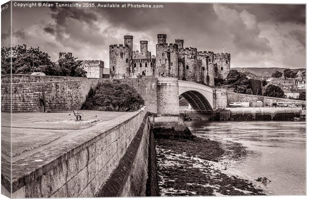  Conwy Castle Canvas Print by Alan Tunnicliffe
