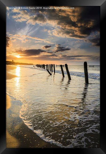  Happisburgh silhouettes, Norfolk Framed Print by Simon Taylor