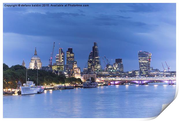 London skyline and river Thames at dusk, London, E Print by stefano baldini