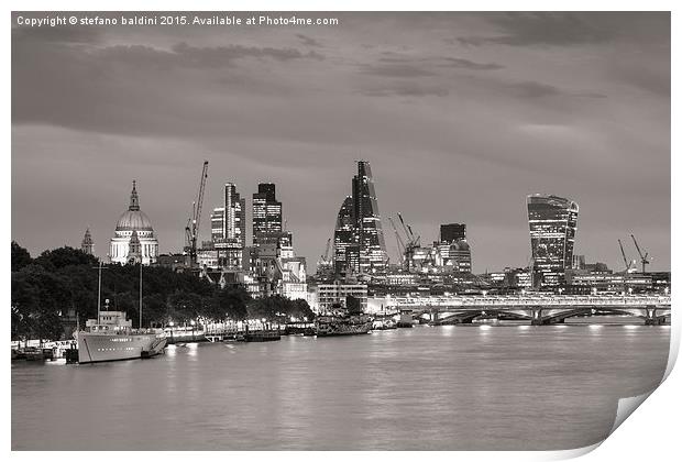 London skyline and river Thames at dusk, London, E Print by stefano baldini