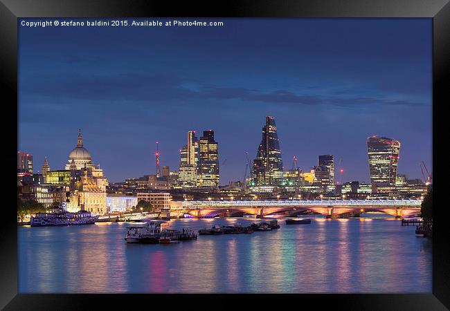 London skyline and river Thames at night, London,  Framed Print by stefano baldini