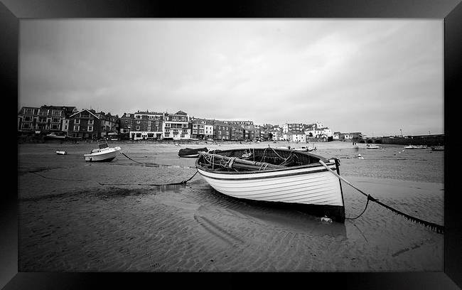  Fishing boat in saint Ives Framed Print by Dan Ward