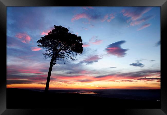  Beauly Firth Sunrise Framed Print by Macrae Images