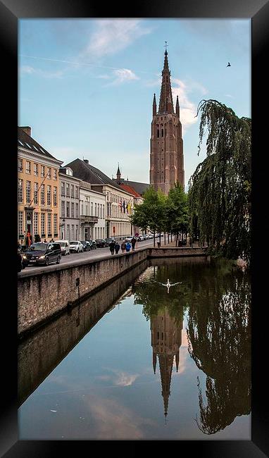  Bruges centre on a summers day. Framed Print by Dan Ward