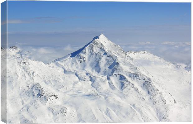 Top of the World Canvas Print by les tobin