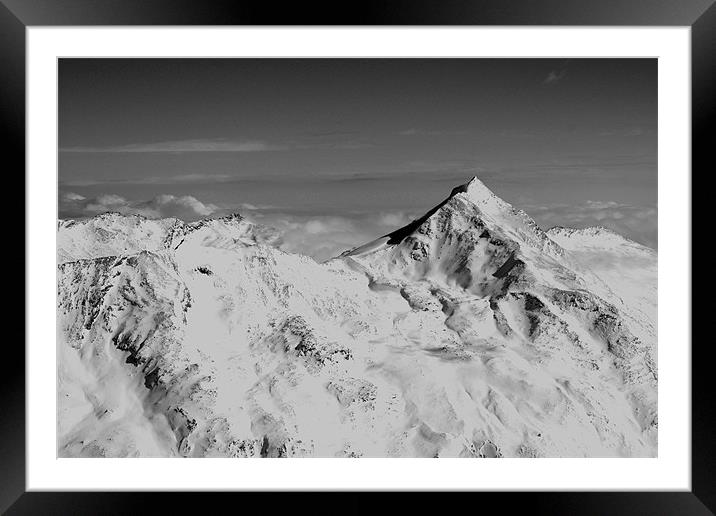 Top of the World B/W Framed Mounted Print by les tobin