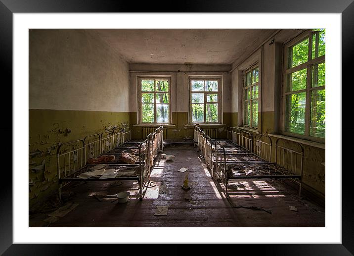  Empty Beds Framed Mounted Print by Dave Wragg