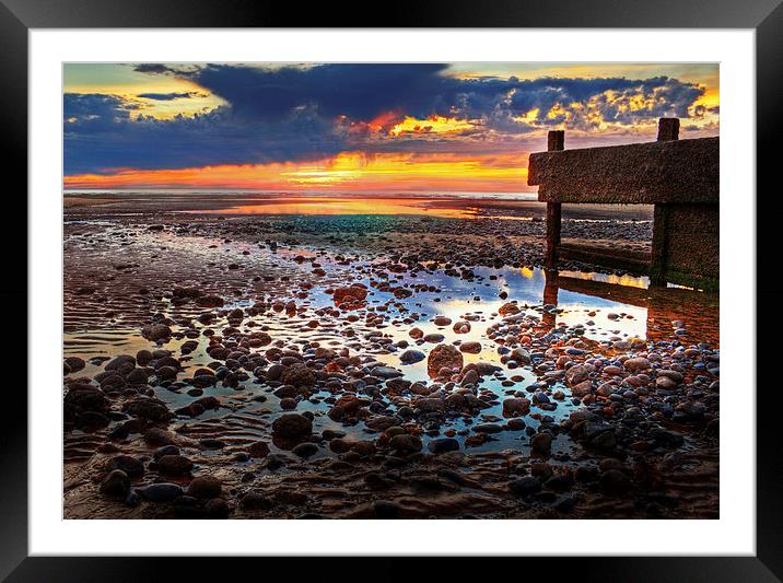  Last Rays Framed Mounted Print by David McCulloch