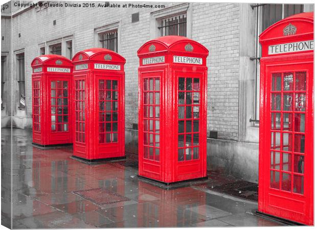  London telephone box Canvas Print by Claudio Divizia