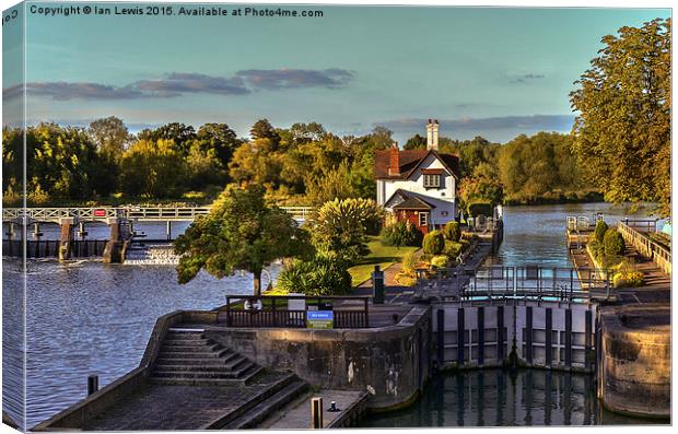 The Thames At Goring  Canvas Print by Ian Lewis