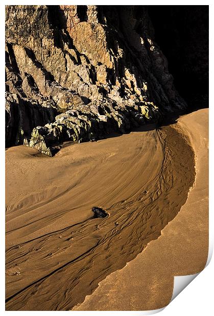  Curving flow on Pembrokeshire beach Print by Andrew Kearton