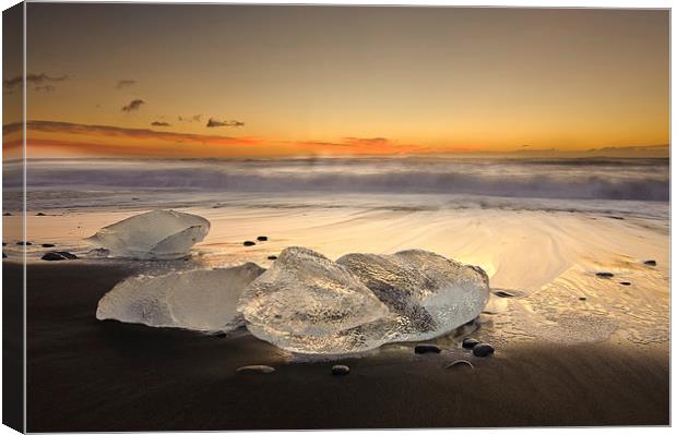  Washed up. Canvas Print by David Howes