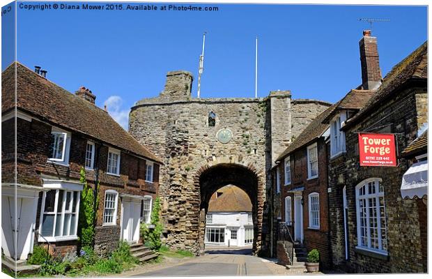  Rye Landgate  Arch, East Sussex. Canvas Print by Diana Mower
