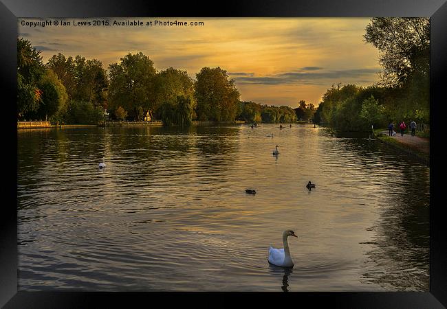  Thames Sunset Framed Print by Ian Lewis
