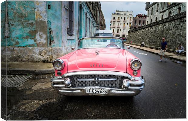 Havana classic car Canvas Print by Gail Johnson