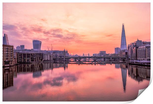  The Thames at Dawn Print by peter tachauer