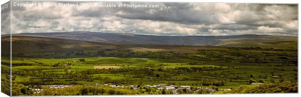  Ingleton View Canvas Print by Kevin Clelland