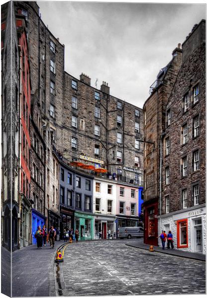 Looking up West Bow Canvas Print by Tom Gomez