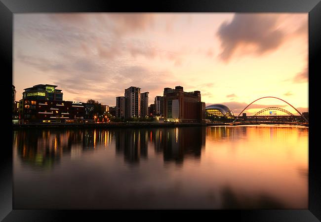  Sunset on the Tyne Framed Print by Toon Photography