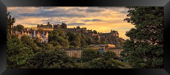  Beautiful Sunset over Edinburgh Castle Framed Print by Miles Gray
