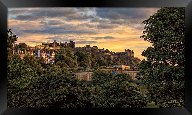  Beautiful Sunset over Edinburgh Castle Framed Print by Miles Gray