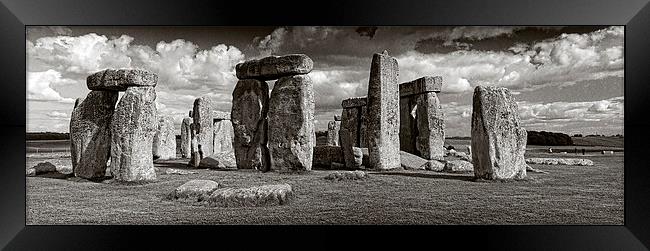  Stonehenge Framed Print by David Portwain