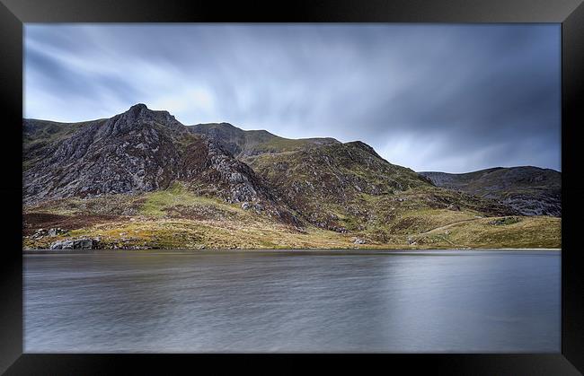 Lake in Snowdonia  Framed Print by chris smith