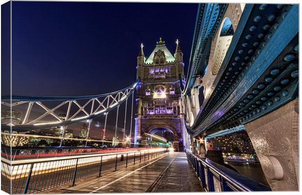 Tower Bridge lights, London  Canvas Print by chris smith