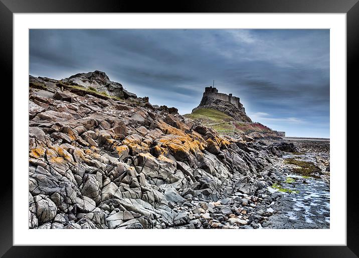 Lindisfarne Castle, holy island. Framed Mounted Print by chris smith