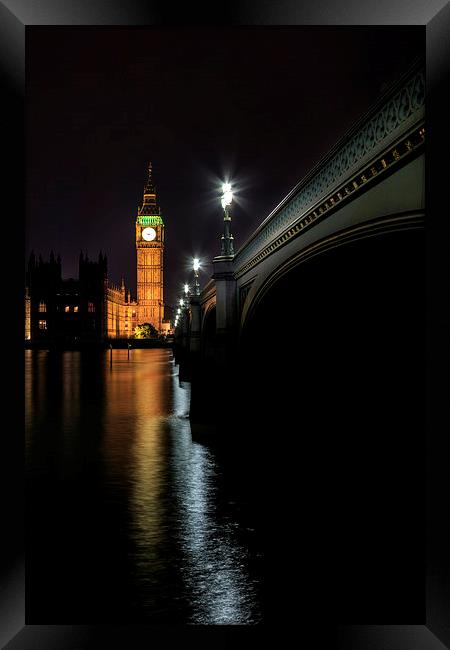 Big Ben at night. Framed Print by chris smith