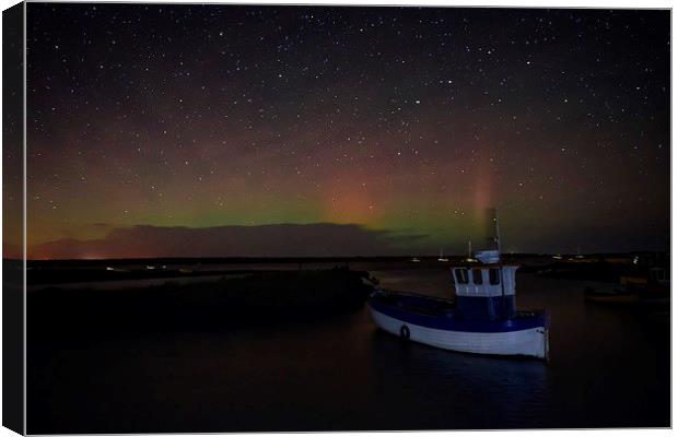  The Northern lights come to Brancaster Staithe 18 Canvas Print by Gary Pearson