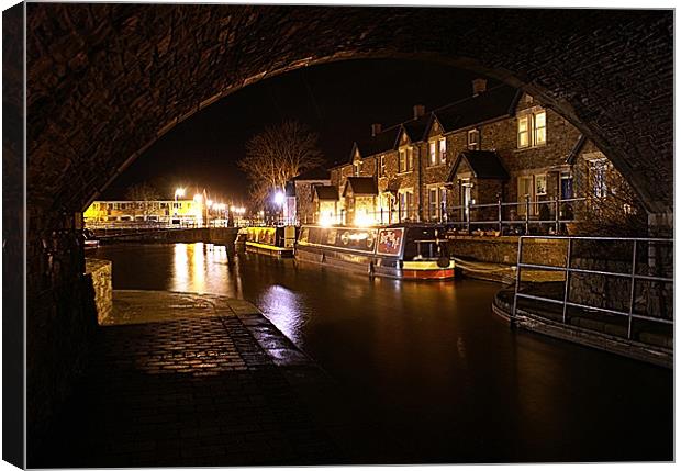 Nightime on the canal Canvas Print by David (Dai) Meacham
