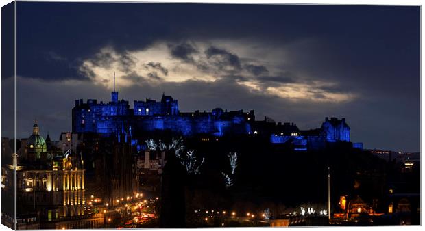  Edinburgh Castle at night. Canvas Print by Tommy Dickson