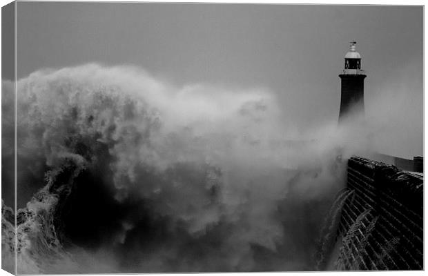  Tynemouth Wave Clash (Mono) Canvas Print by Col Cooper