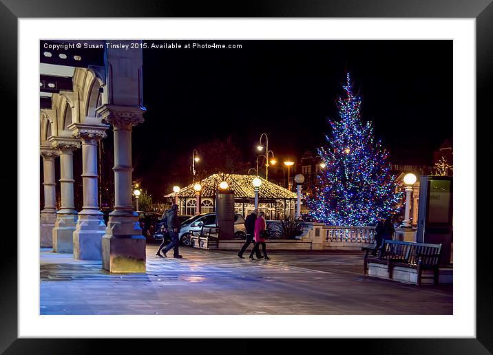 Night out in Southport Framed Mounted Print by Susan Tinsley