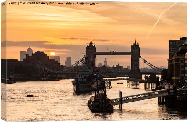  Sunrise over the Pool of London Canvas Print by Stuart Gennery