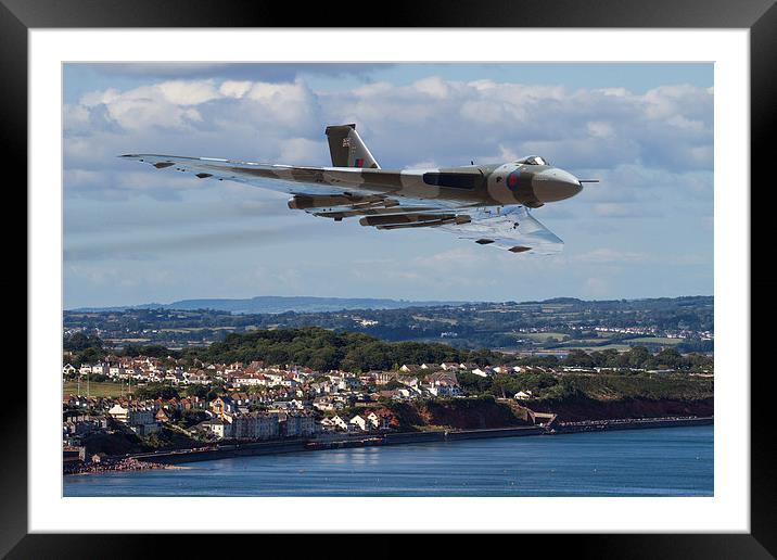 Vulcan Bomber XH558 Dawlish 2015 Framed Mounted Print by Oxon Images