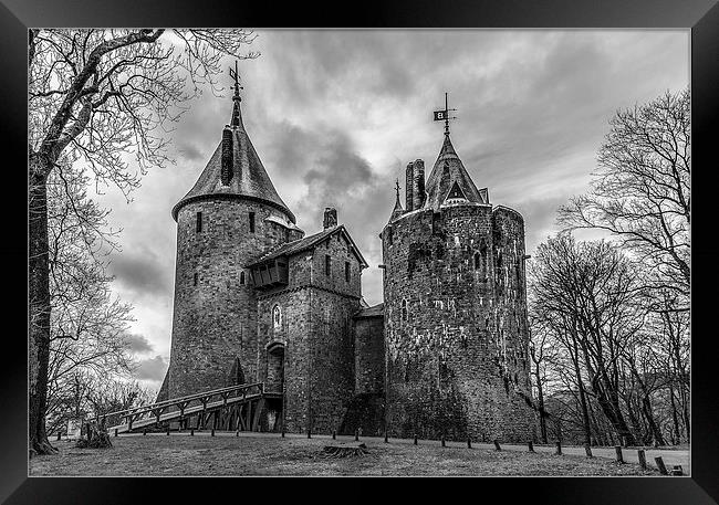  Castell Coch Framed Print by paul holt