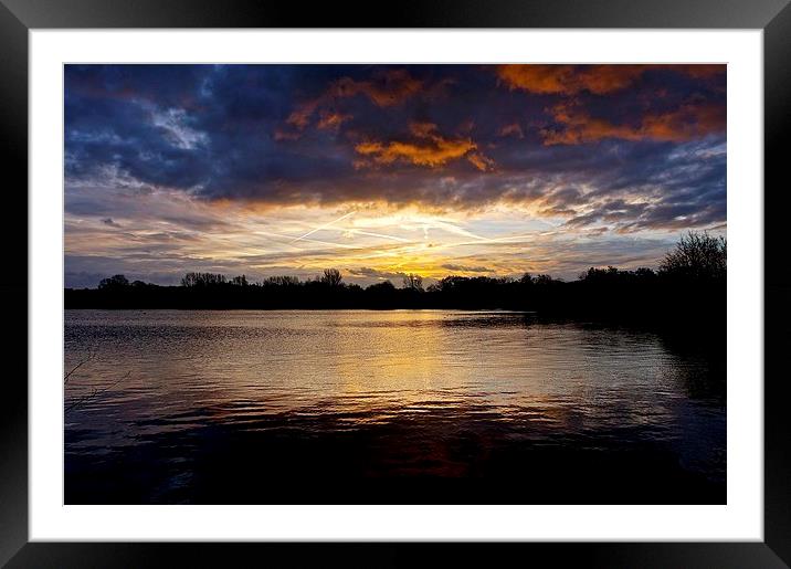 Sunrise over the Aquadrome  Framed Mounted Print by Sue Bottomley