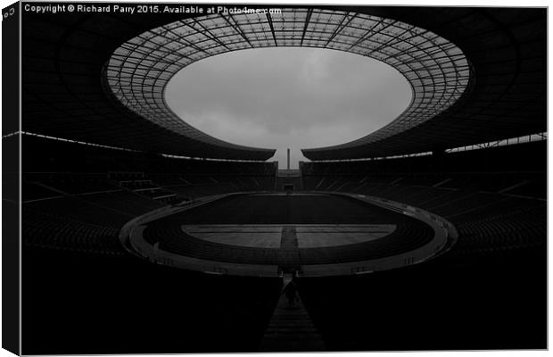  Berlin Olympiastadion Canvas Print by Richard Parry