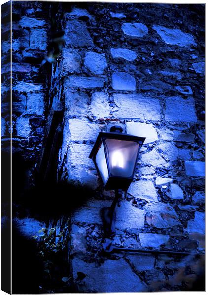 Light my way home by lamplight Canvas Print by sylvia scotting