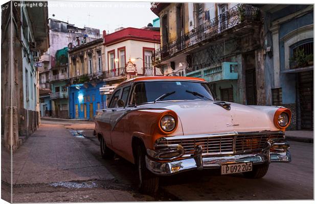 Early one morning in Centro Havana Canvas Print by Jason Wells