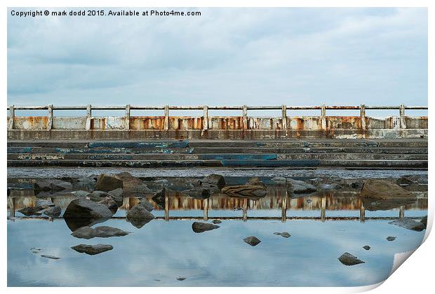  Tynemouth pool Print by mark dodd